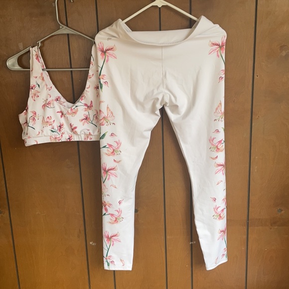 Fabletics bra and legging set - Picture 7 of 7